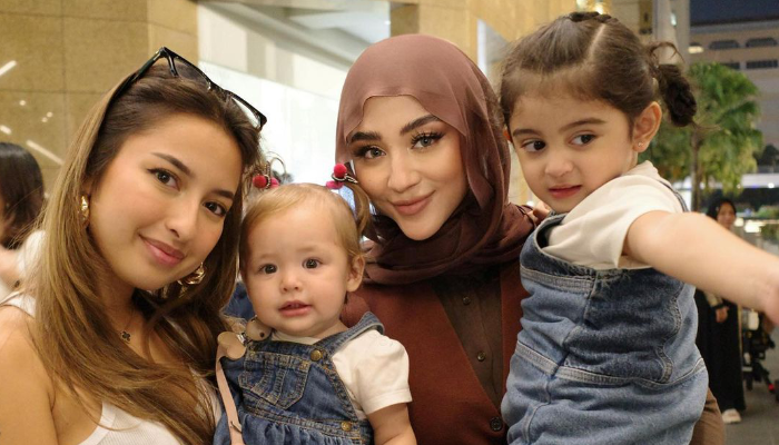 Jennifer Coppen bertemu dengan Margin dan perkenalkan Kamari ke Guzel.