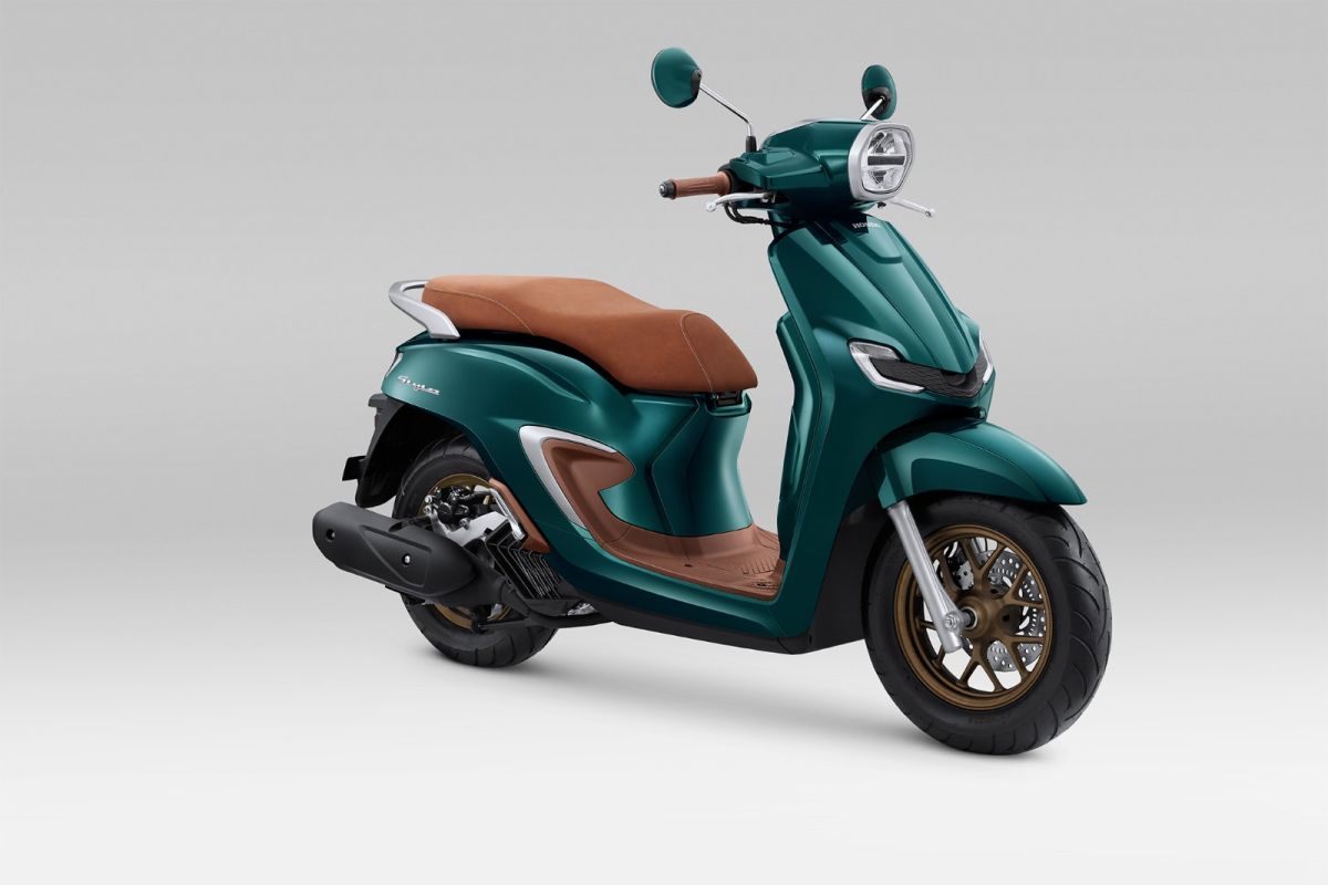 Honda Stylo 160 punya tipe ABS. - Segini beda harga motor matik dengan ABS dan motor matik tanpa ABS.