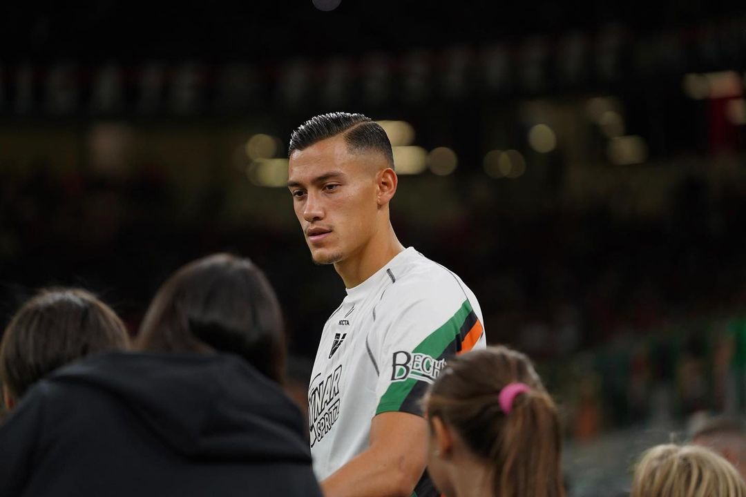 Jay Idzes saat bermain untuk Venezia di Serie A.