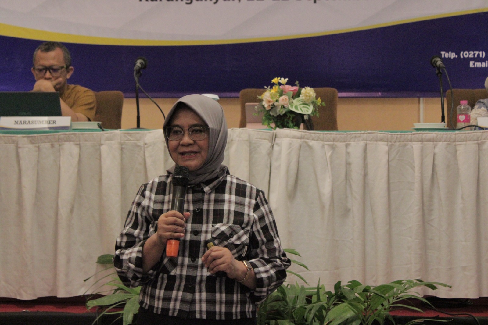 Direktur UT Surakarta, Dra. Yulia Budiwati, M.Si.