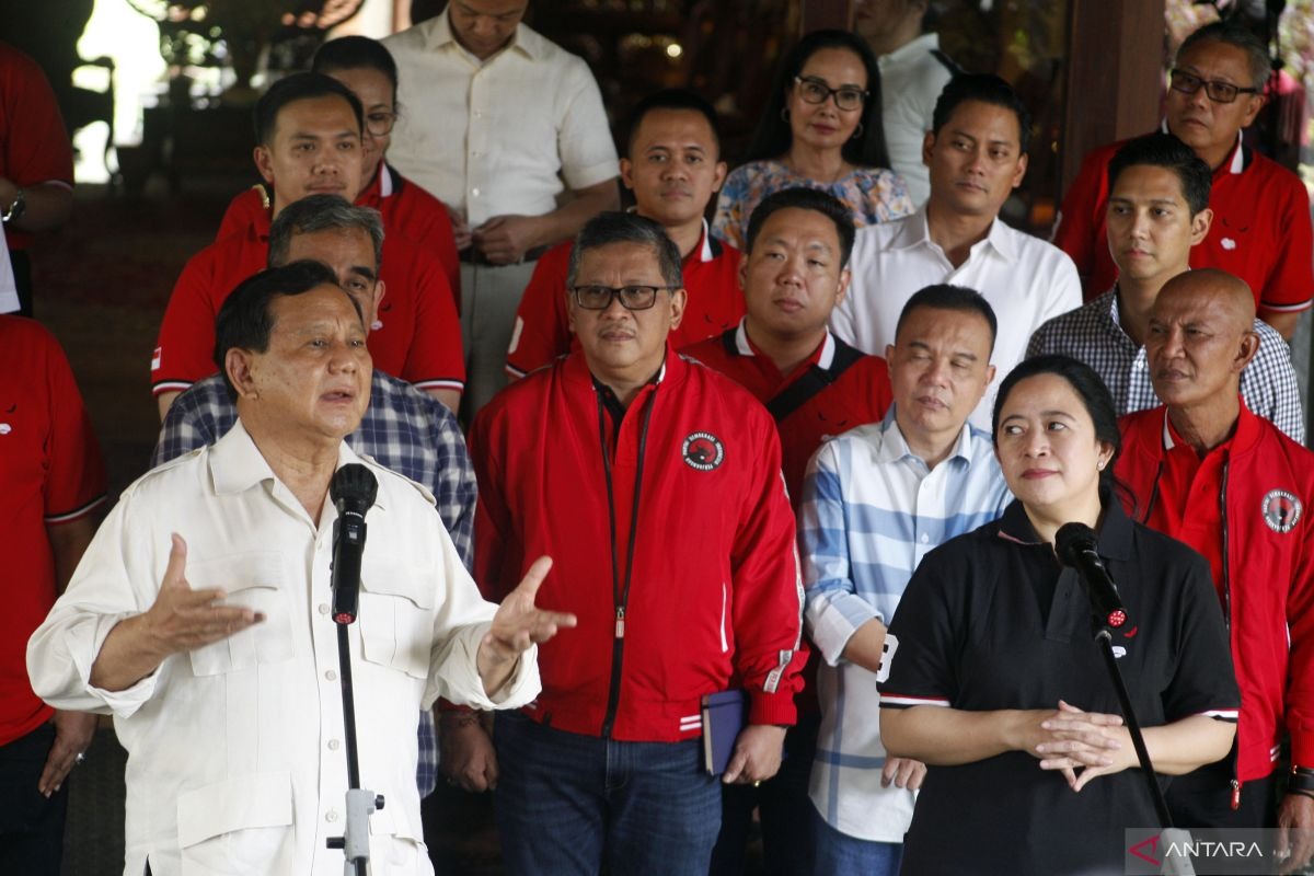 Prabowo Subianto - Puan Maharani.