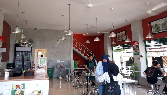 Warung Makan Aning UMS.