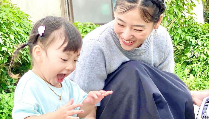 Kebersamaan Haruka dan Ritsuki yang dibilang memiliki paras mirip.