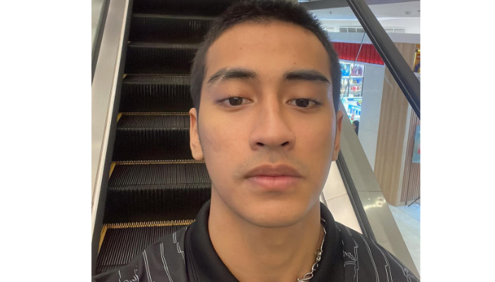 Potret tampan Abidzar Al Ghifari