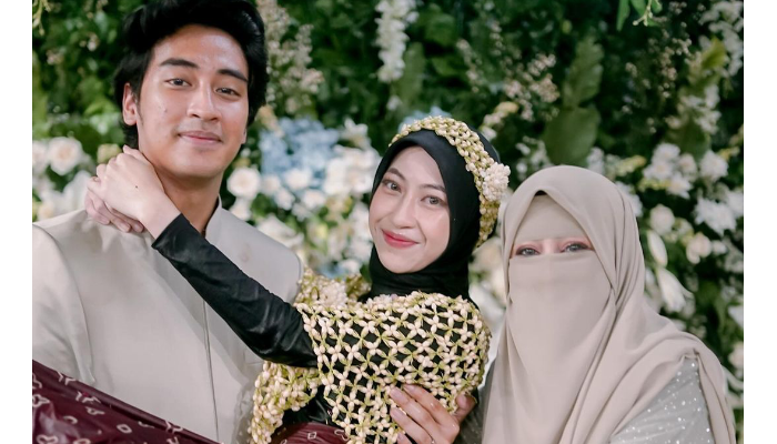 Abidzar Al Ghifari dan Ummi Pipik.