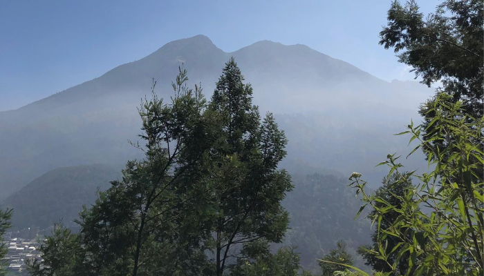 Pemandangan alam di bukit mongkrang Tawangmangu, Karanganyar.