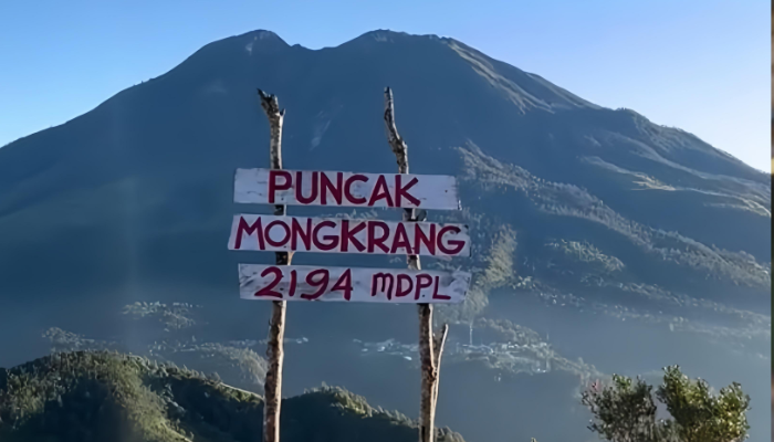 Pesona wisata alam bukit mongkrang.