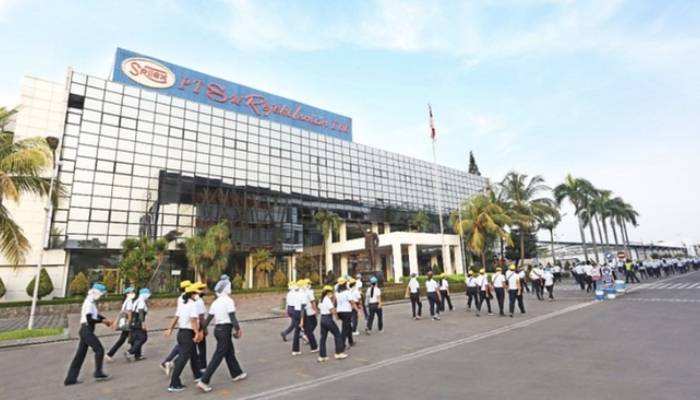 PT Sritex dinyatakan pailit oleh PN Semarang.