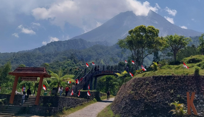 Wisata viral bukit klangon jogja.