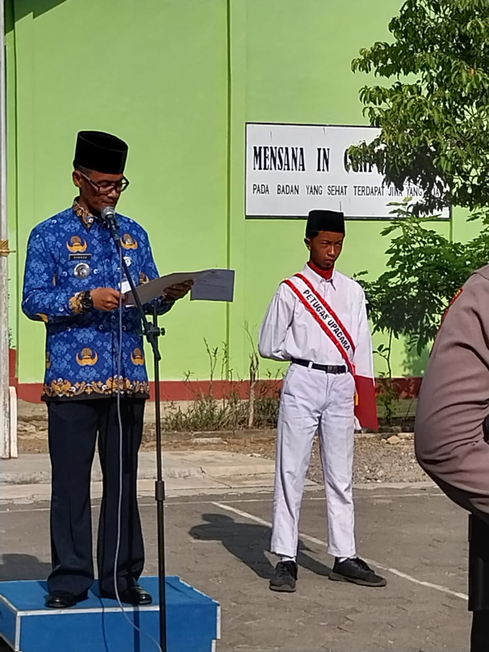 Camat Giritontro Pimpin Upacara Hari Sumpah Pemuda Ke-96 di SMPN 2 Giritontro