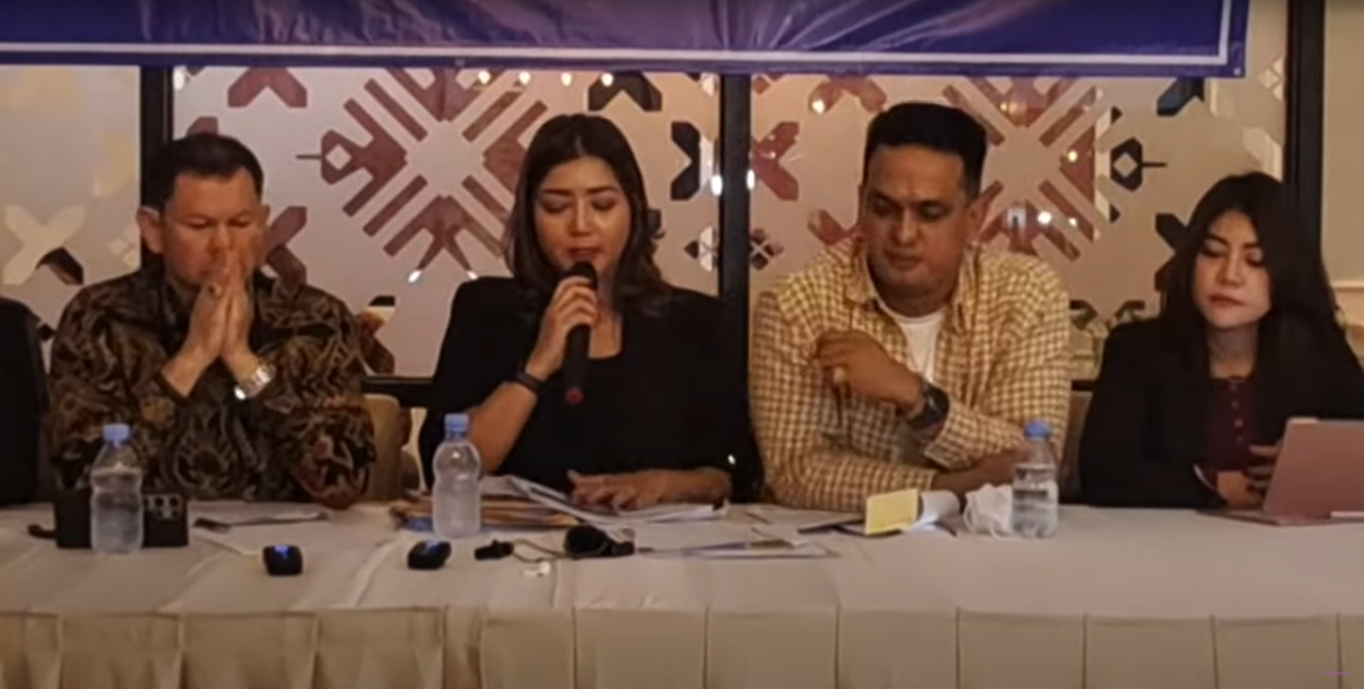 Pratiwi Noviyanthi gelar konferensi pers di kawasan Kuningan, Jakarta Selatan, Senin (28/10/2024).