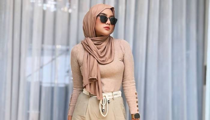 Siti Septi Ariyanti atau Arie Rieyanthie.