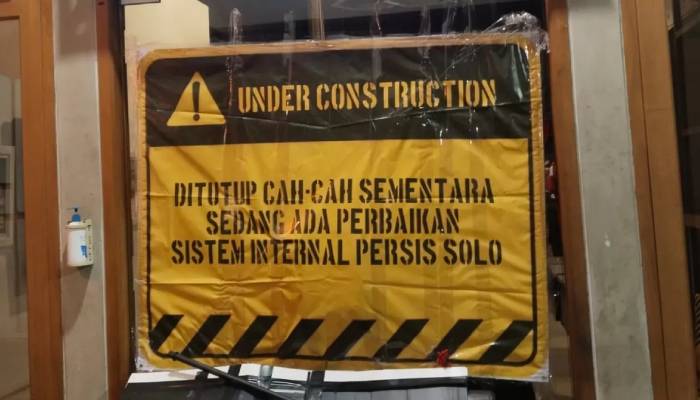 Penutupan paksa Persis Store.