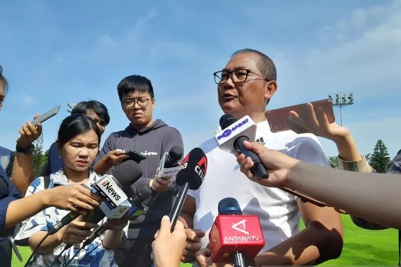 Kepala Badan Tim Nasional (BTN) Indonesia Kombes Sumardji saat diwawancarai pewarta di Lapangan A komplek Stadion Gelora Bung Karno, Jakarta, Sabtu (15/7/2023).