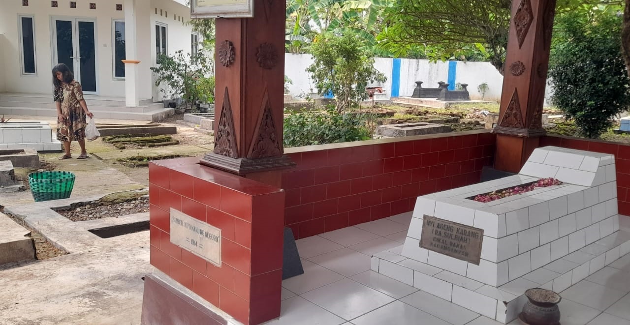 Kompleks pemakaman Nyi Ageng Karang di Dusun Ngloji, Kelurahan Tegalgede, Karanganyar