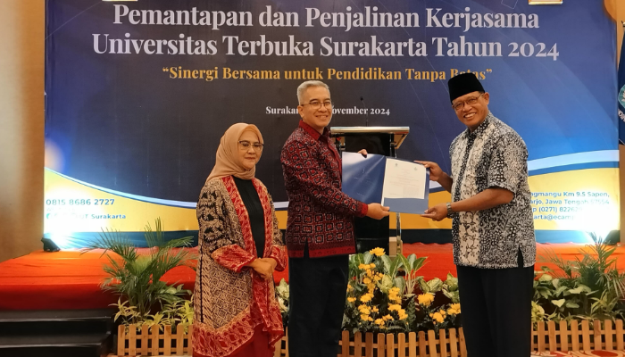 Universitas Terbuka Surakarta.