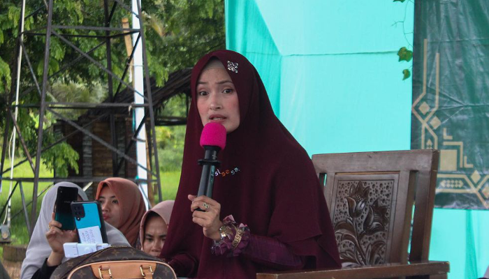Mega Putri Aulia putuskan hijrah setelah lama menjadi artis, kini tolak sinetronnya ditayangkan ulang.