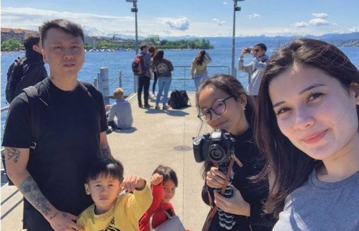 Keluarga Iris Wullur dan Andreas Wullur.