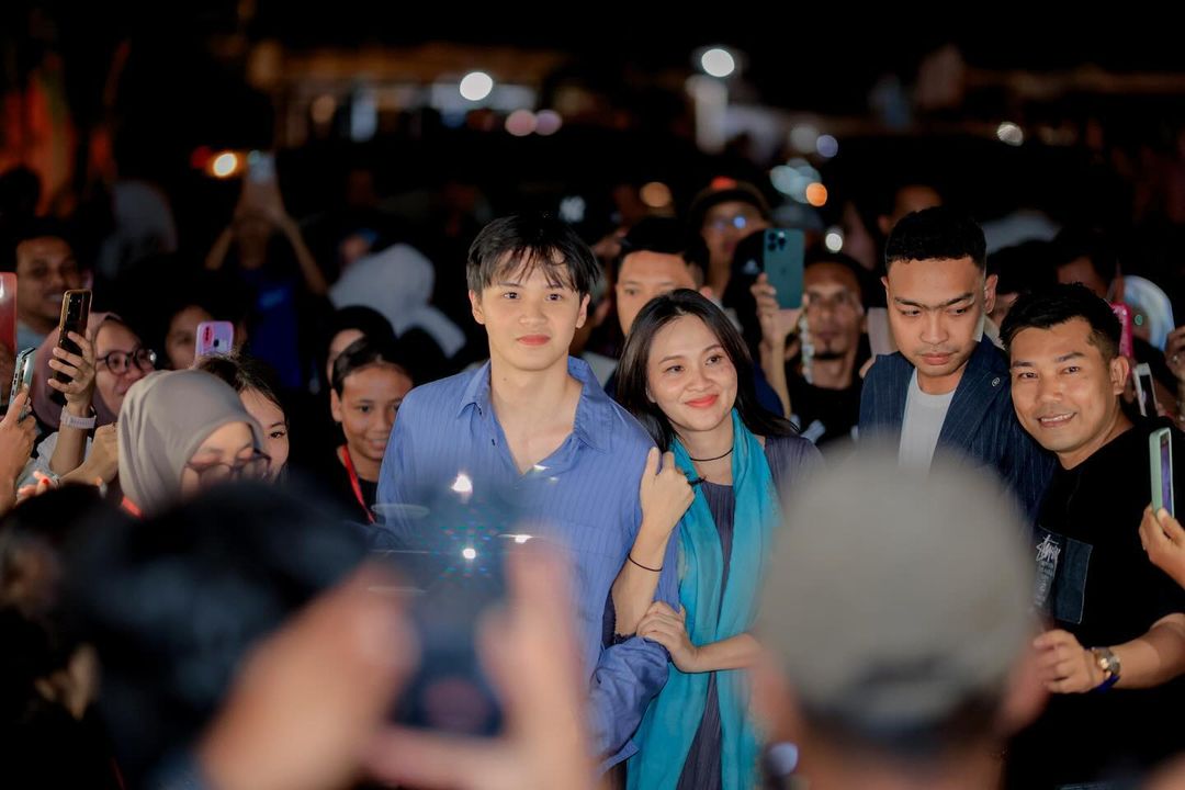 Sherly Tjoanda dan anaknya saat melakukan kampanye.
