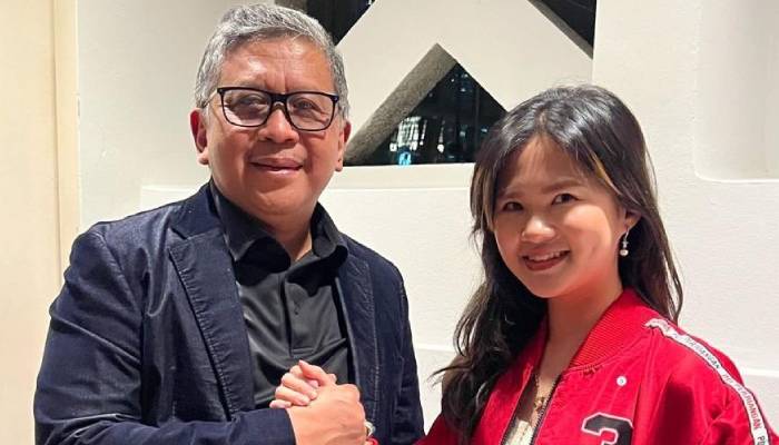 Felicia Tissue bersama Sekjen PDIP Hasto Kristiyanto