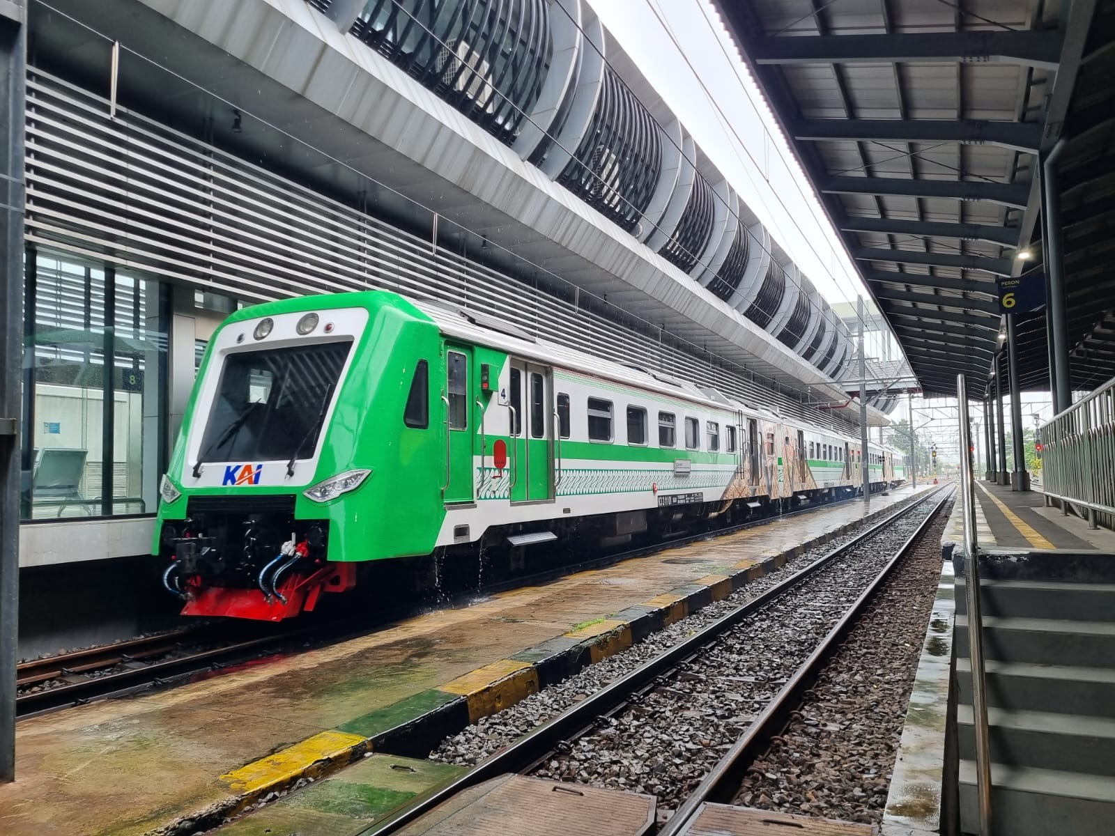 Jadwal perjalanan KA BIAS Madiun-Solo untuk 6 Maret 2025.