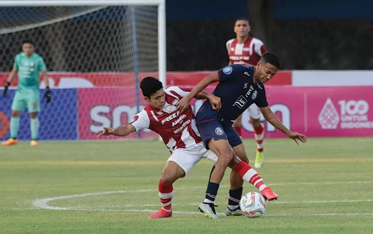Persis Solo melawan Arema FC di Stadion Sriwedari (30/7/2023)