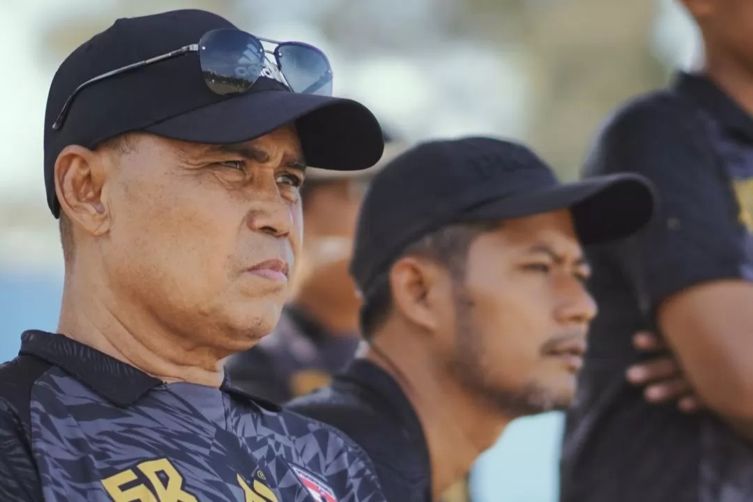 Pelatih Persewangi Banyuwangi, Syamsuddin Batola meninggal dunia.