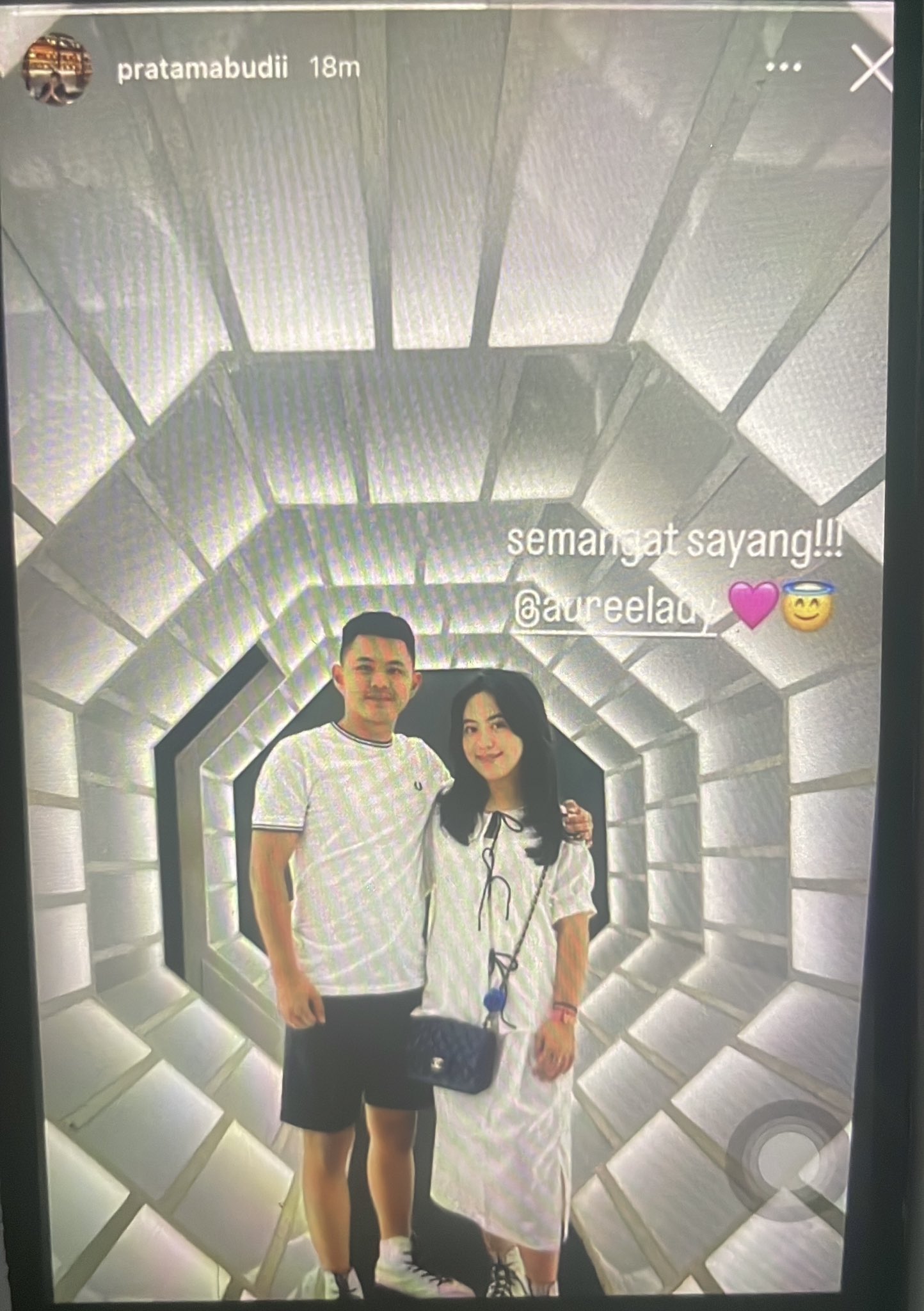 Kekasih saat berikan semangat kepada Lady Aurellia Pramesti, dokter koas di Palembang.