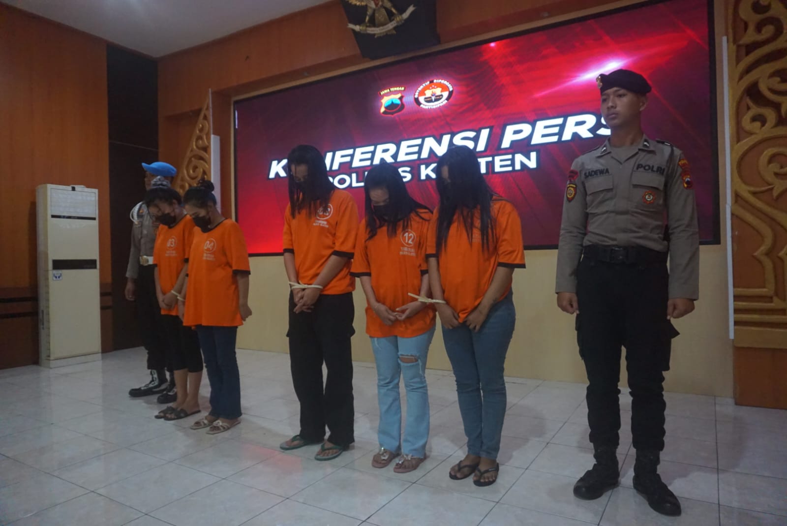 Lima pelaku perempuan yang digiring kepolisian di Mapolres Klaten
