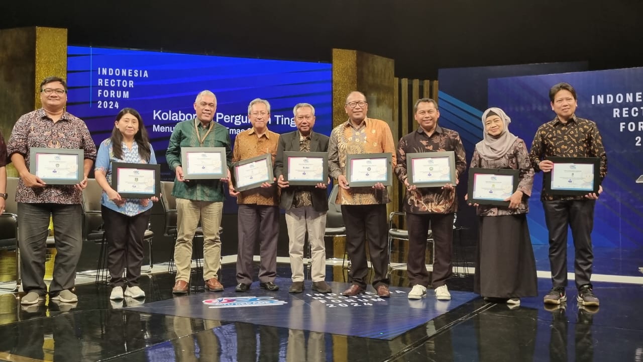 Rektor UMS di Forum OSC dan Indonesia Rector Forum 2024.