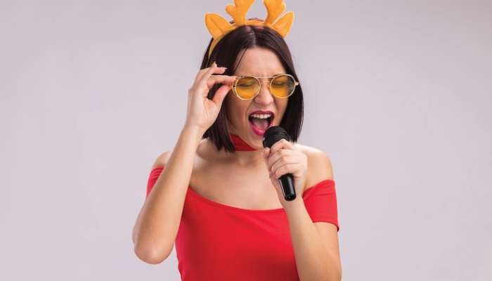 Merayakan Natal 2024 dengan beberapa lagu populer.