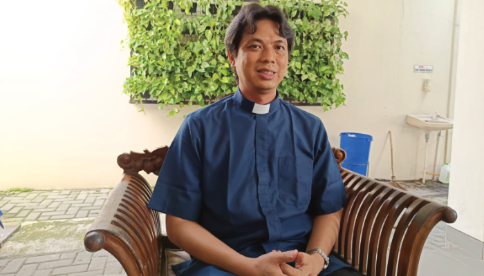 Romo Kevikepan Surakarta Herman Yoseph Singgih Sutoro.
