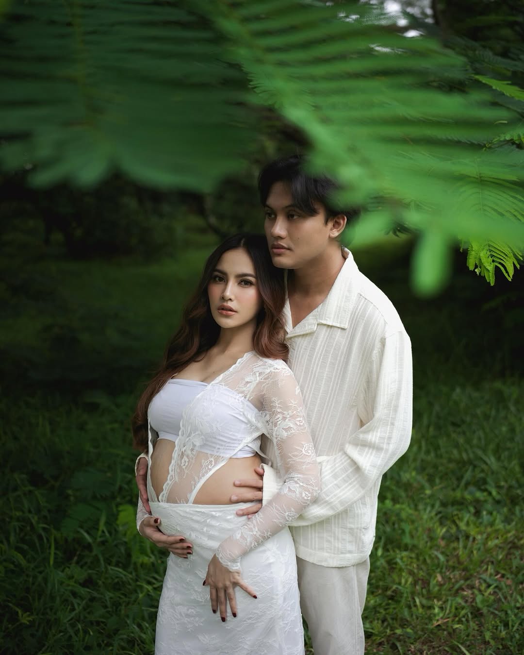 Mahalini pamer maternity bareng Rizky Febian.