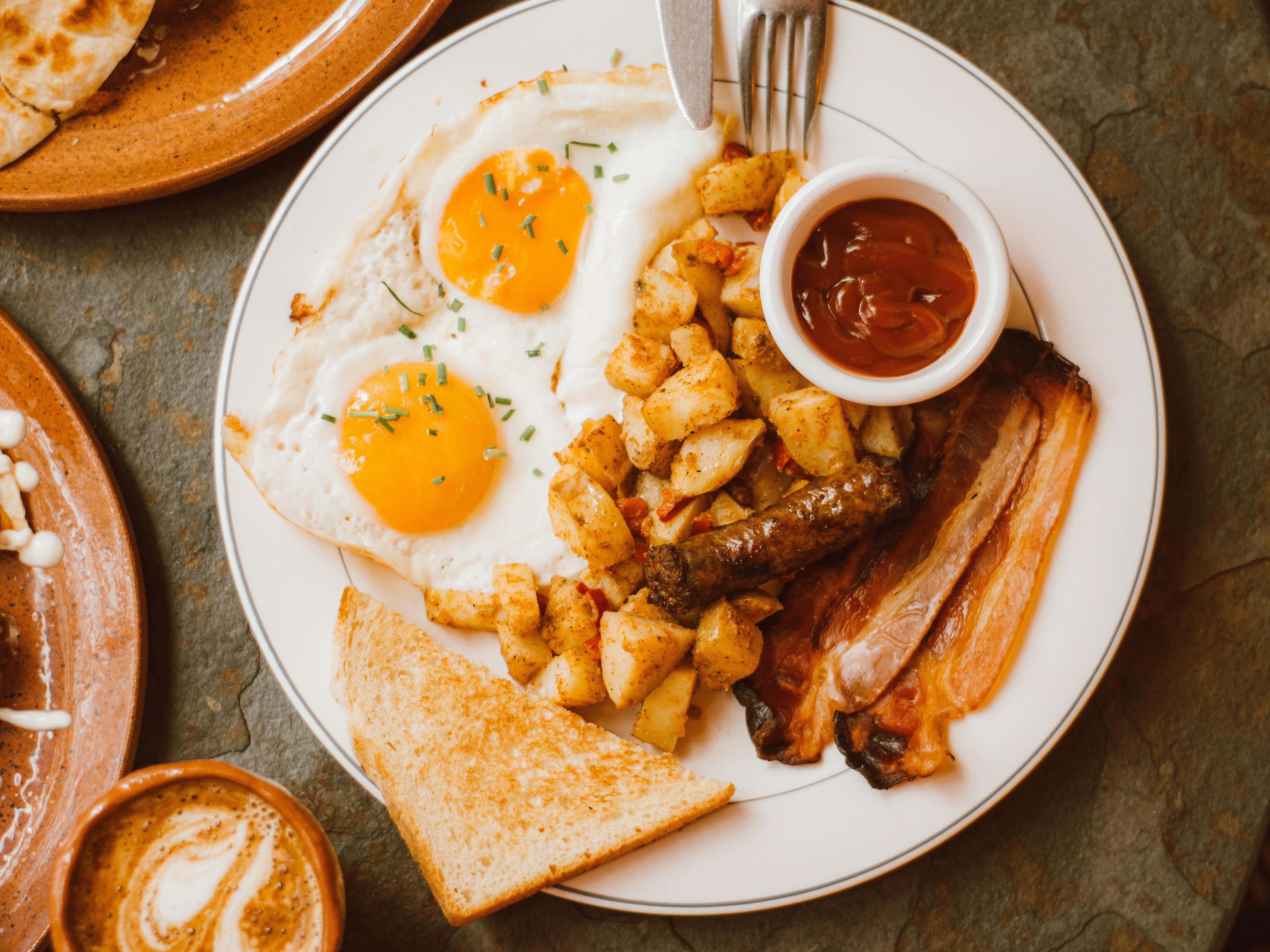 Ilustrasi English Breakfast. Resep mudah english breakfast cocok untuk disantap di pagi hari.