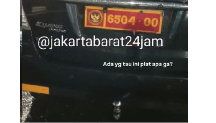 Mobil dinas diduga milik pejabat Kemenhan tabrak beberapa orang di Jakarta.