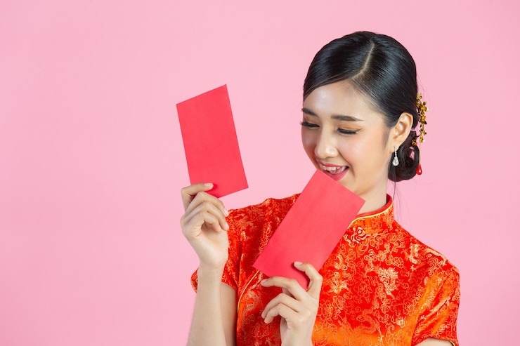 Rekomendasi angpau hadiah untuk imlek 2025.
