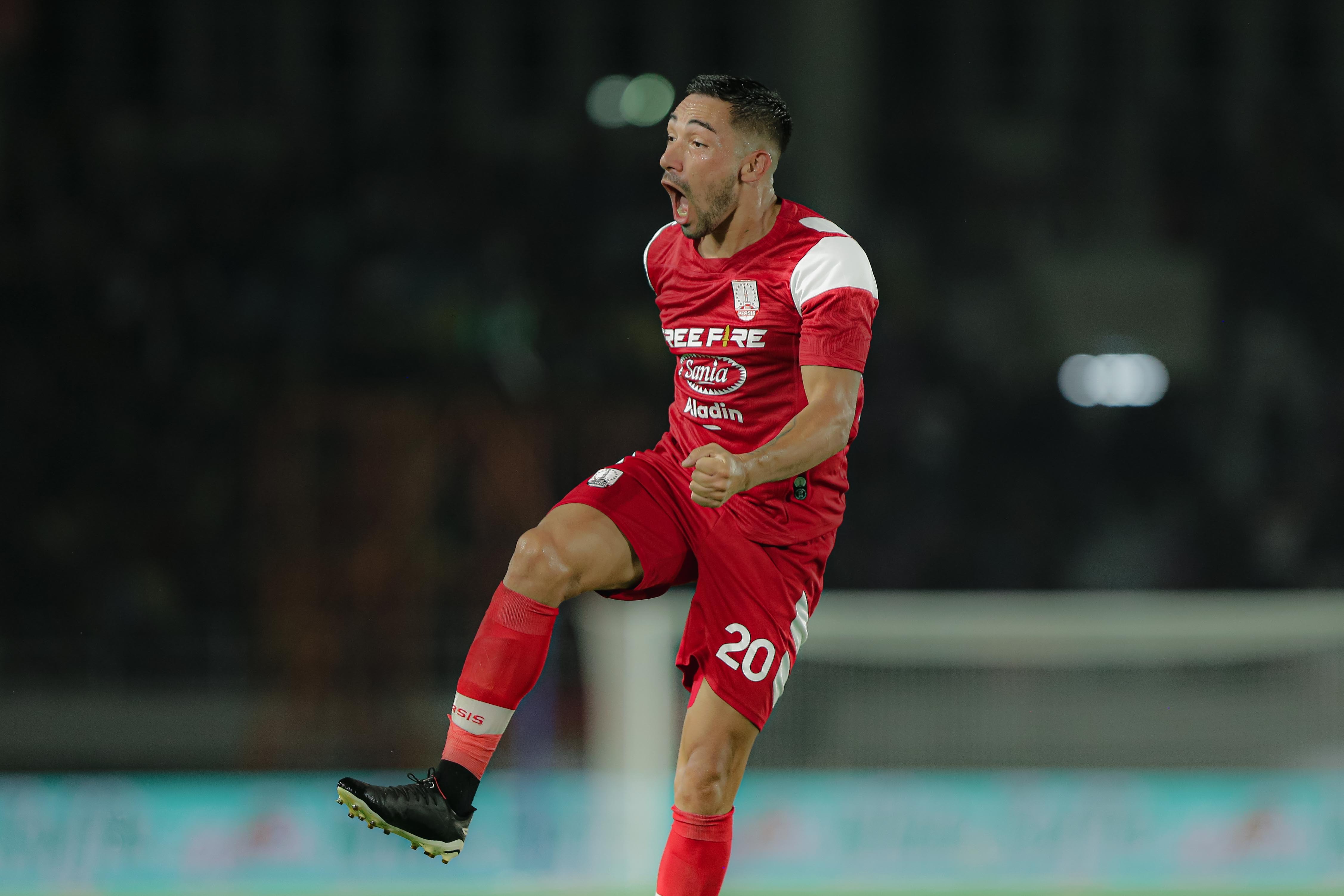 Lautaro Bellegia legiun asing baru Persis Solo berhasil perlihatkan kualitasnya ke Suporter.
