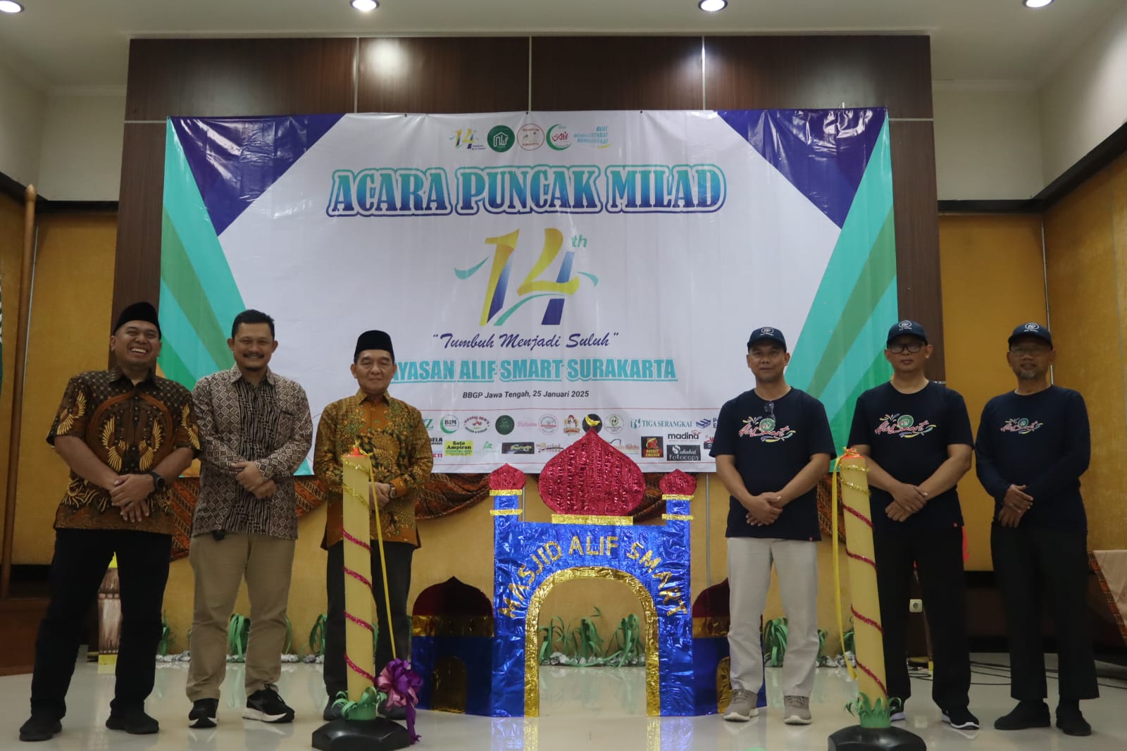 Yayasan Alif Smart wakafkan masjid di Milad ke 14.