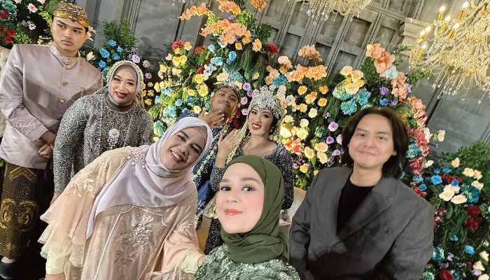 Oci Rosdiana pemain film 7 Manusia Harimau menikah.