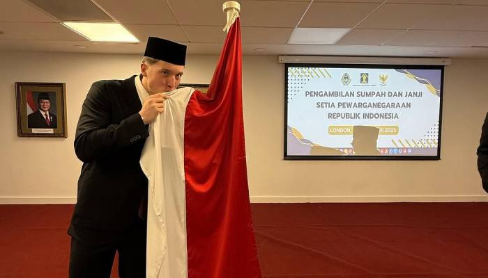Ole Romeny resmi jadi WNI.