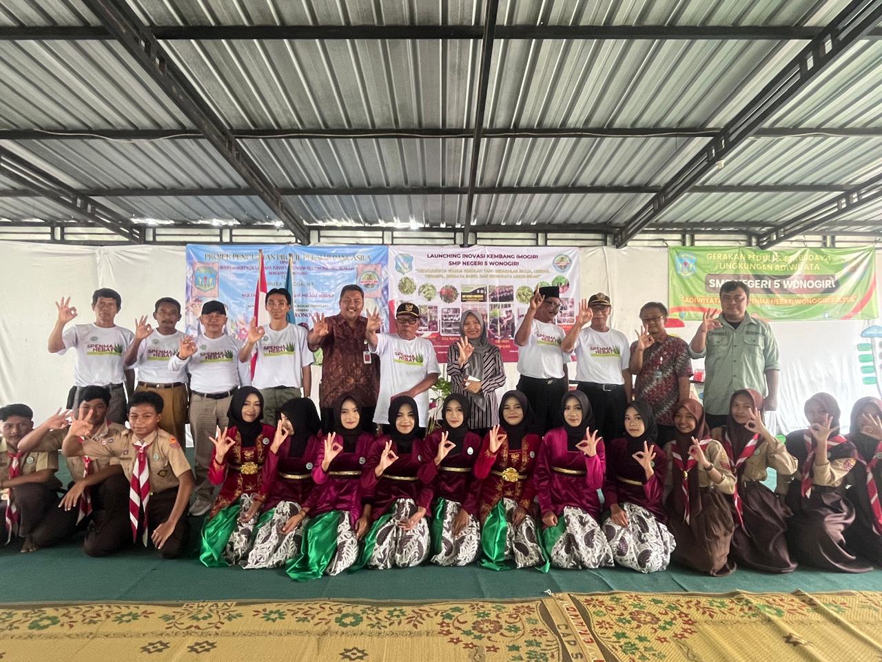 Launching Adiwiyata Kembang imogiri SMP Negeri 5 Wonogiri.