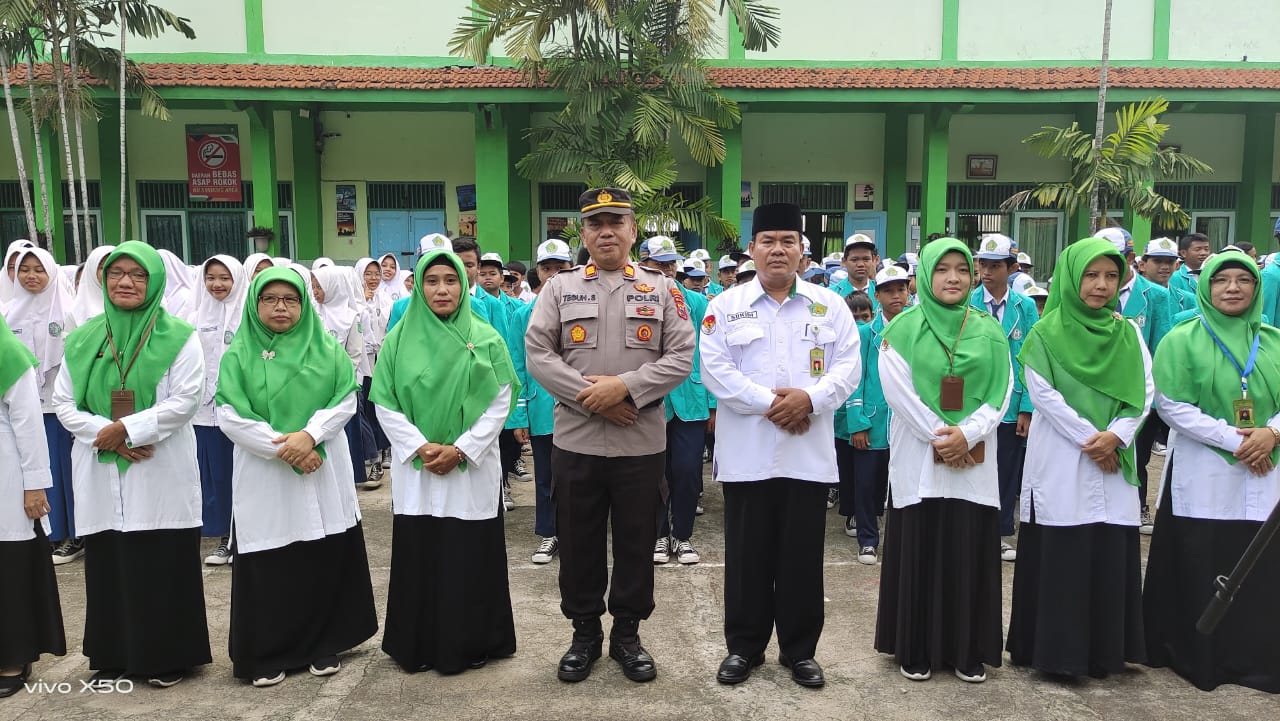 Apel MTs N 5 Karanganyar bersama Polsek Tasik Madu.