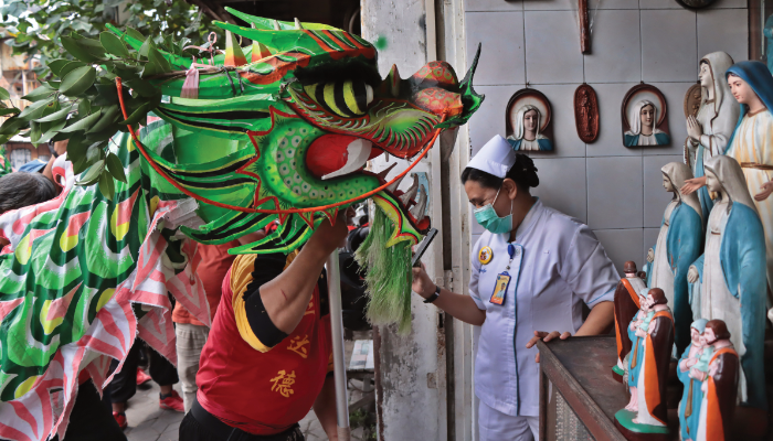 Pertunjukan Barongsai di Kota Solo dalam perayaan Cap Go Meh 2025.