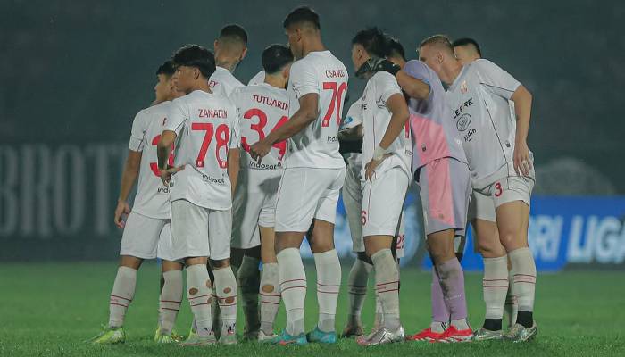 Skuad Persis Solo lawan Persik Kediri.