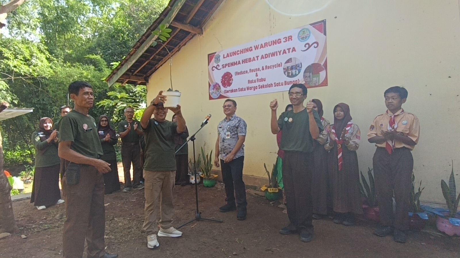 SMP Negeri 5 Wonogiri meluncurkan Warung Pengolahan Sampah 3R