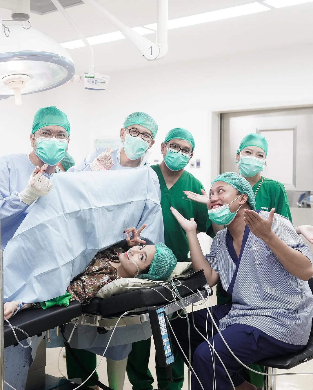 Proses persalinan anak pertama Mahalini dan Rizky Febian.