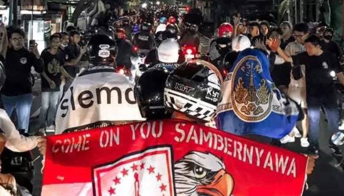 Suporter Persis sambut suporter PSIM Jogja.