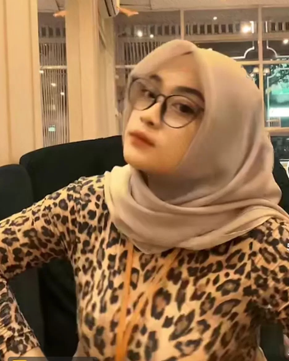 Siapa Bu Guru Salsa yang video 5 menitnya viral di X?