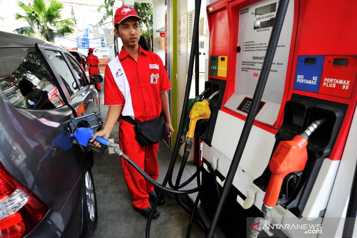 Ilustrasi - Kejagung menyebut pejabat Pertamina yang kini jadi tersangka lakukan pengoplosan Pertamax dengan Pertalite.