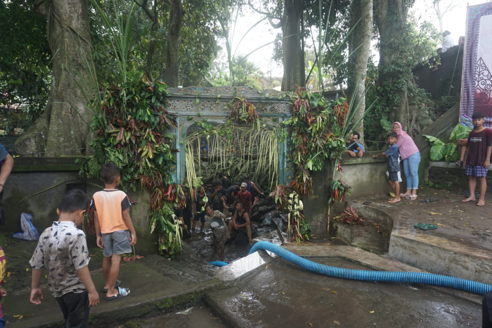 Sendang Gotan dijadikan tempat ritual berendam.